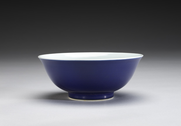 Bowl with cobalt blue glaze and white interior, Qing dynasty (1644-1911)-China Archive